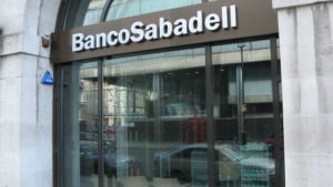Entidad del Banco Sabadell. Fuente: Flickr de Tnarik Innael
