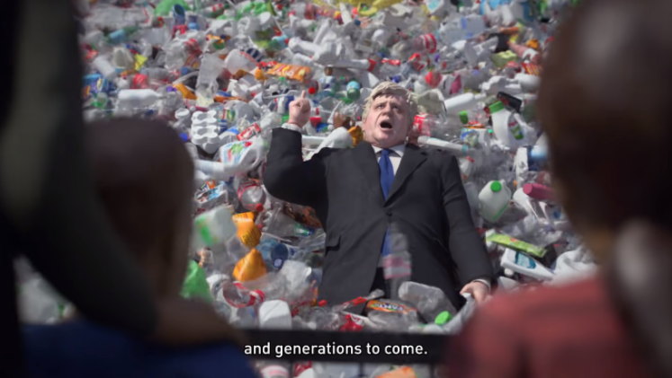 Frame del vídeo Wasteminister: A Downing Street Disaster | Fuente: Greenpeace UK | Disponible en: https://www.youtube.com/watch?v=Hr6RqGg6ExE