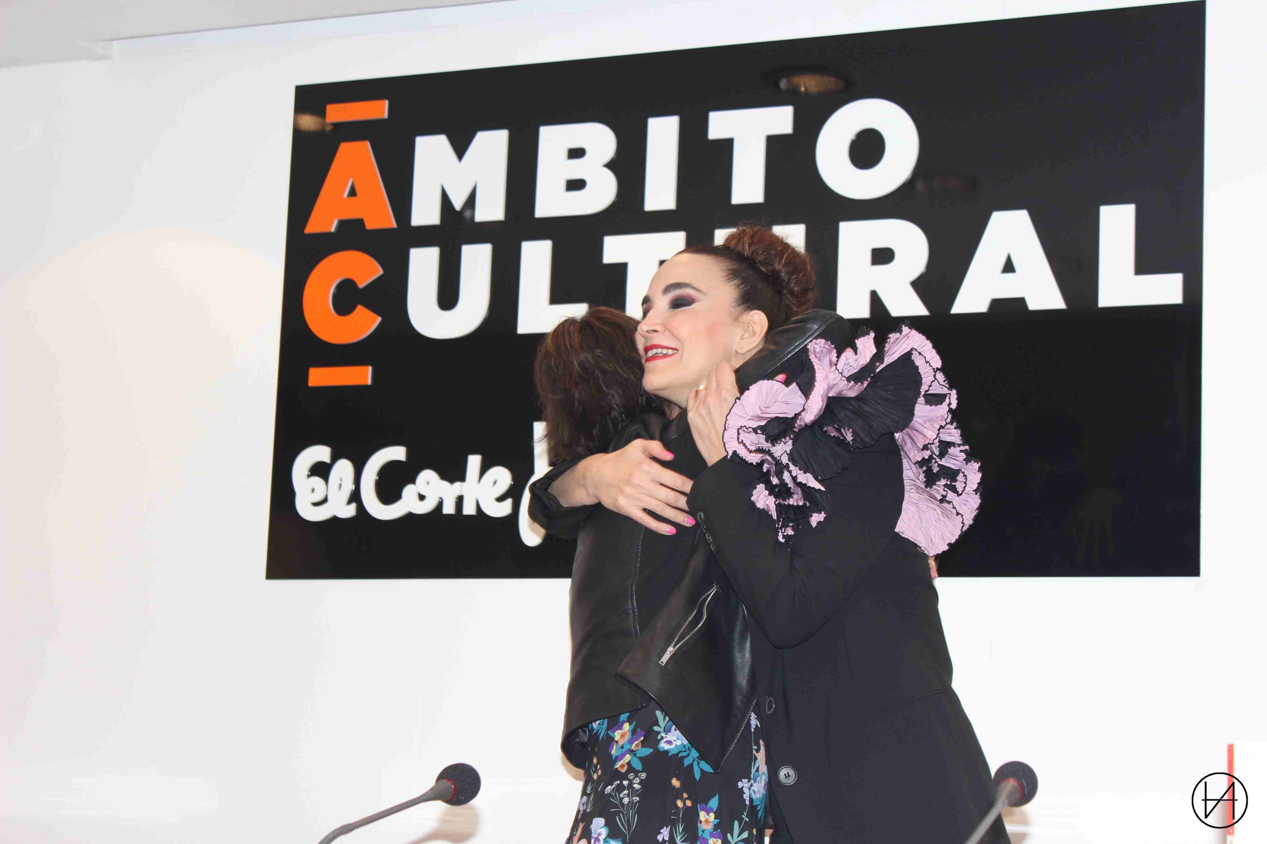Cristina Rodríguez y Sara Brun, durante la presentación del libro.